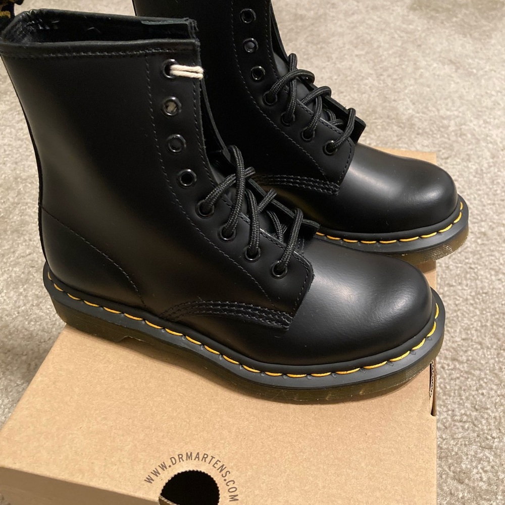 BRAND NEW dr marten’s!.